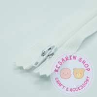 ซิปไนล่อน YKK (ฟันเบอร์3) ขนาด 5นิ้ว (12เส้น) : สีขาว