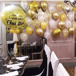 ลูกโป่งตกแต่ง เซต ในร้านอาหาร