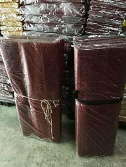 เสื่อพลาสติก ดำแดง (ยาว8 เมตร)