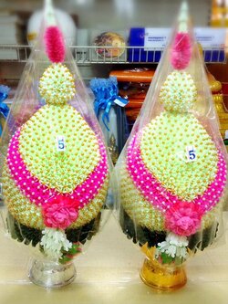 พุ่มดอกรัก เบอร์ 5 คาดมาลัยชมพู