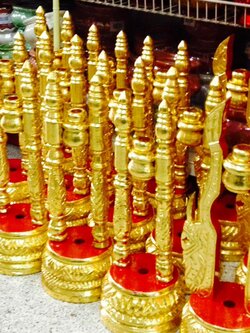 ขาตั้งตาลปัตรกลม (ปิดทอง)