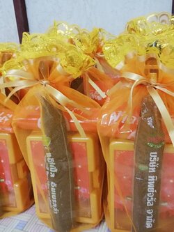 สังฆทานถุงทอง (ชุดกล่องยา/ร่ม/ผ้าอาบน้ำฝน)