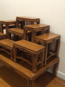 โต๊ะหมู่ 9 หน้า 9 ไม้สัก ขาสิงห์ แกะลาย