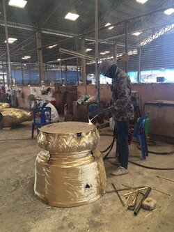 พระปางลีลา (25 ศตวรรษ) หน้าตัก 50 นิ้ว สูง 4 เมตร