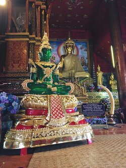 พระแก้วมรกต หน้าตัก 40 นิ้ว (งานสวย) สอบถามราคา