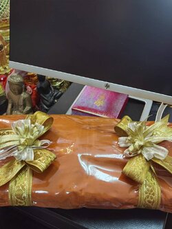 ผ้าไตรไหมไทยแท้ 100% งานเย็บพิเศษ 9 ขันธ์ *ผูกโบว์สวยงาม