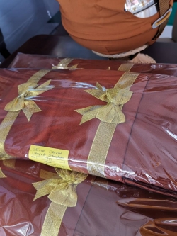 ผ้าไหมไทย ผ้าไตรไหมแท้ 100% เย็บพิเศษ 9 ขันธ์ 2.00*3.20 เมตร สีกรักเข้ม