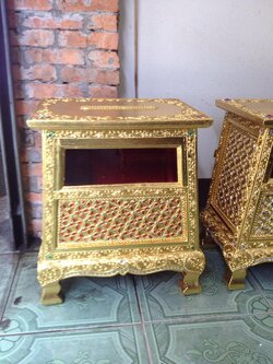 ตู้บริจาคลงรักปิดทอง