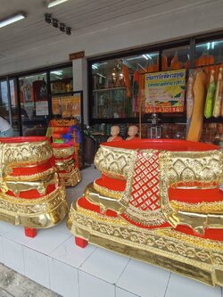 พระแก้วมรกต หน้าตัก 40 นิ้ว พิมพ์ฐานสูง งานสวย ปิดทองติดพลอย *สอบถามราคา