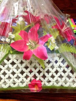 ครอบไตรดอกรัก ตาถี่ (หน้าช้าง) ลิลลี่ใหญ่