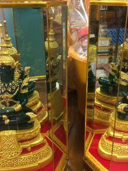 พระแก้ว 5 นิ้ว พร้อมตู้