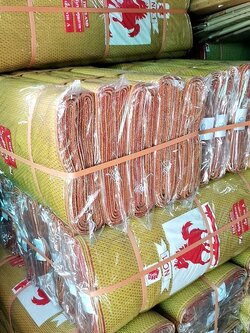 เสื่อพลาสติก (เหลืองแดง) 8 เมตร 10 เมตร