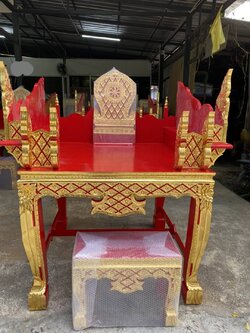 ธรรมมาสน์ไม้จริงลงรักปิดทอง ขนาด 1*1 เมตร *สวยงาม