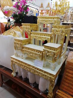 โต๊ะหมู่สีครีม หมู่ 7 หน้า 6 ปิดทองแท้