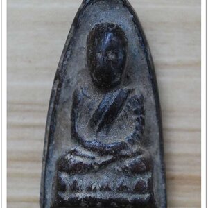 หลวงพ่อทวด เนื้อว่าน เนื้อแห้งเก่า ไม่ทราบวัดที่ออก องค์ที่ 1