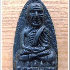 หลวงพ่อทวด 101 ปี อ.ทิม พิมพ์เตารีดใหญ่ A หลัง รูปอ.ทิม เนื้อนวะแก่เงิน หมายเลข ๑๑๕๕