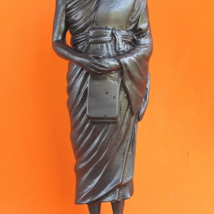 พระบูชายืน,หลวงพ่อหวน,วัดนิคมประทีป(วัดโคกหล่อ),ตรัง,รุ่นฉลองพัตรยศ ๗ รอบ ปี ๒๕๕๔ เนื้อทองแดงรมดำ